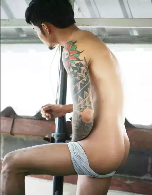 MAN OMG 4 - Chai Charlee