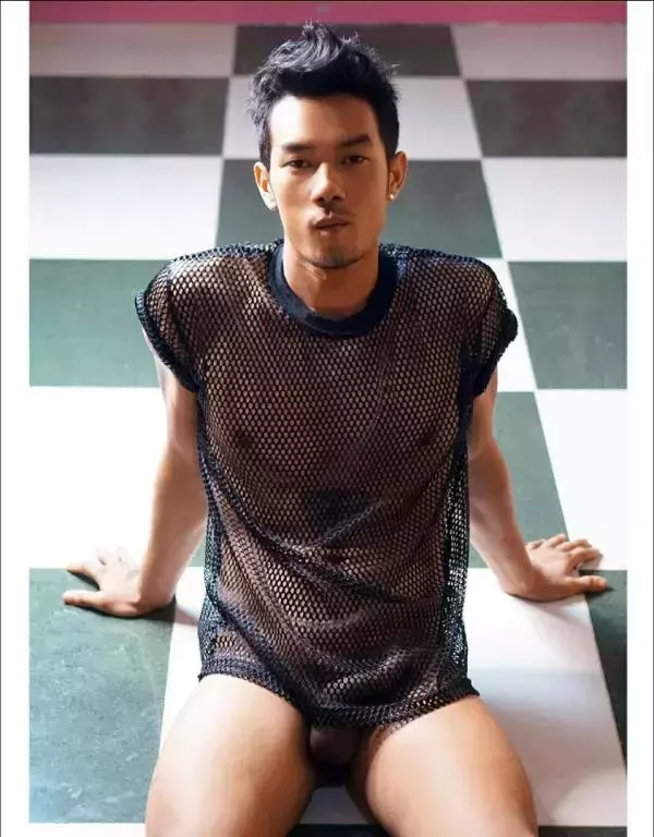 MAN OMG 3 - Guy On Hot Street