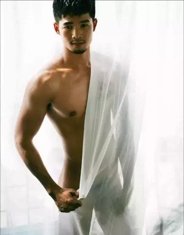 MAN OMG 4 - Chai Charlee