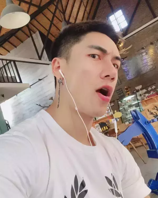 Hunger Homme | Ice Ratawit