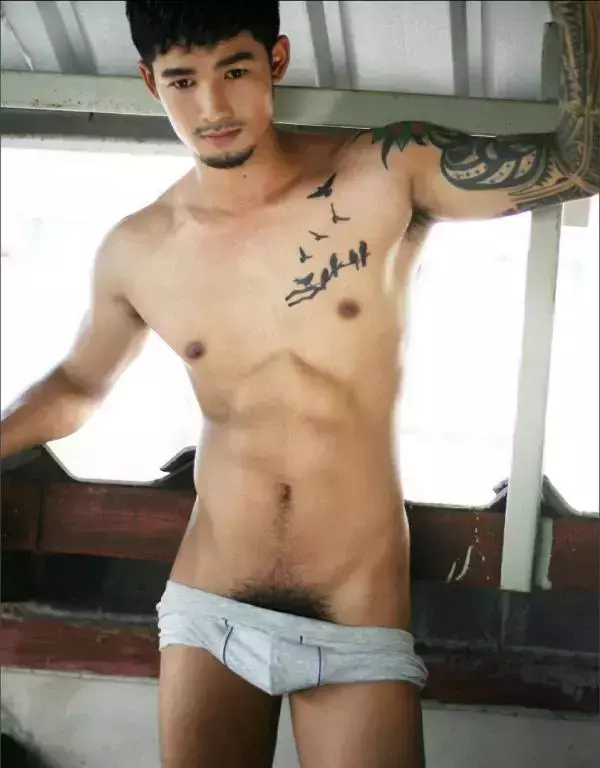 MAN OMG 4 - Chai Charlee