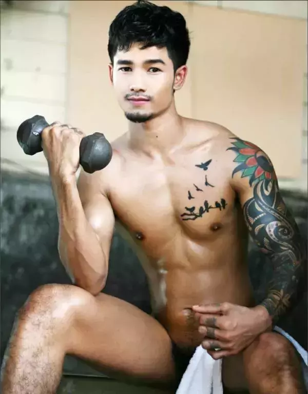 MAN OMG 4 - Chai Charlee