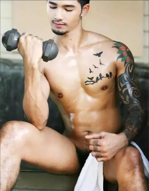 MAN OMG 4 - Chai Charlee