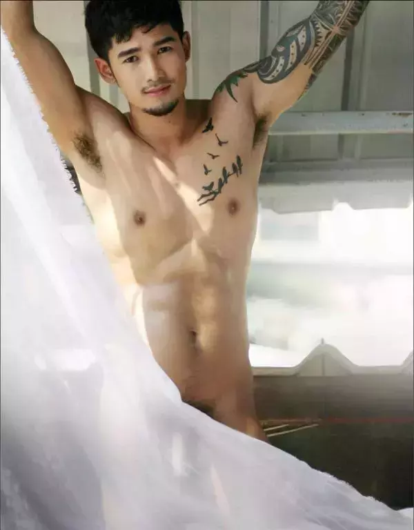 MAN OMG 4 - Chai Charlee
