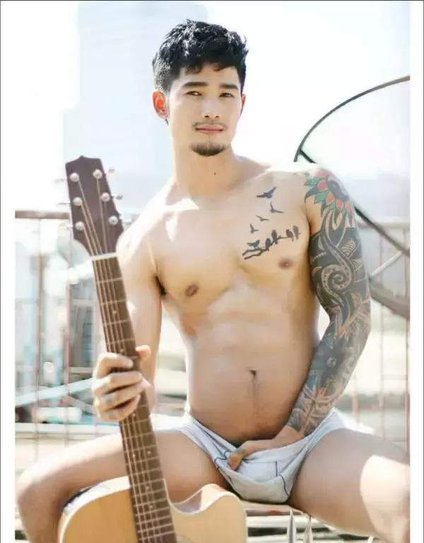 MAN OMG 4 - Chai Charlee