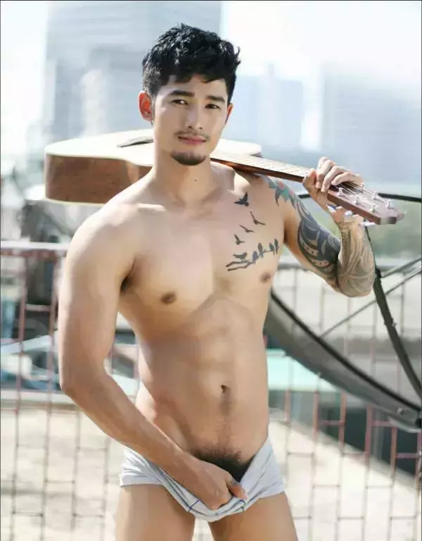 MAN OMG 4 - Chai Charlee
