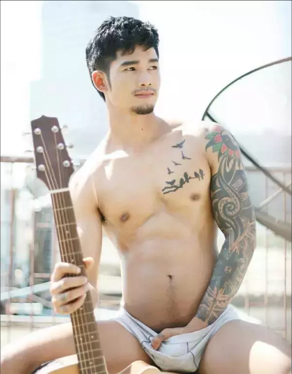 MAN OMG 4 - Chai Charlee