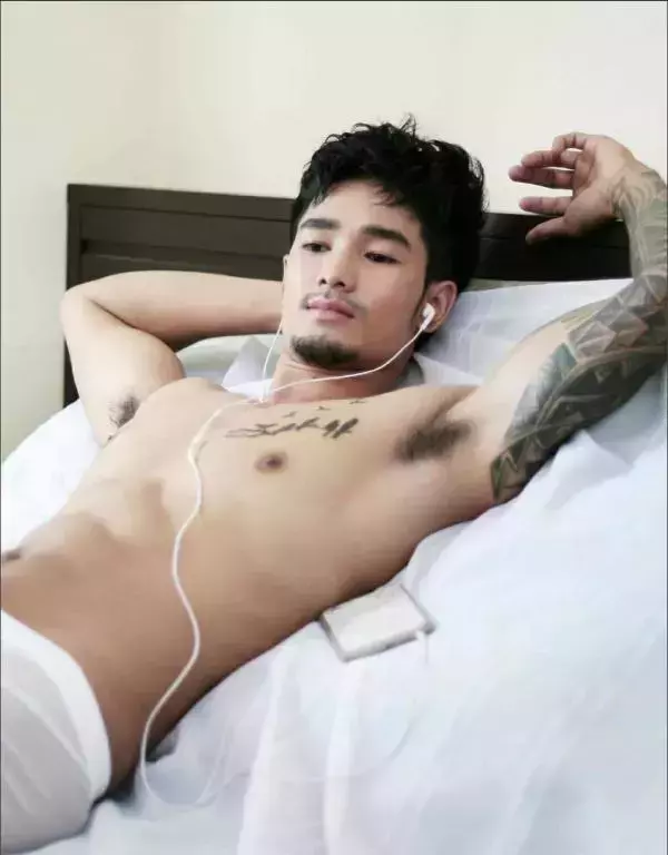 MAN OMG 4 - Chai Charlee