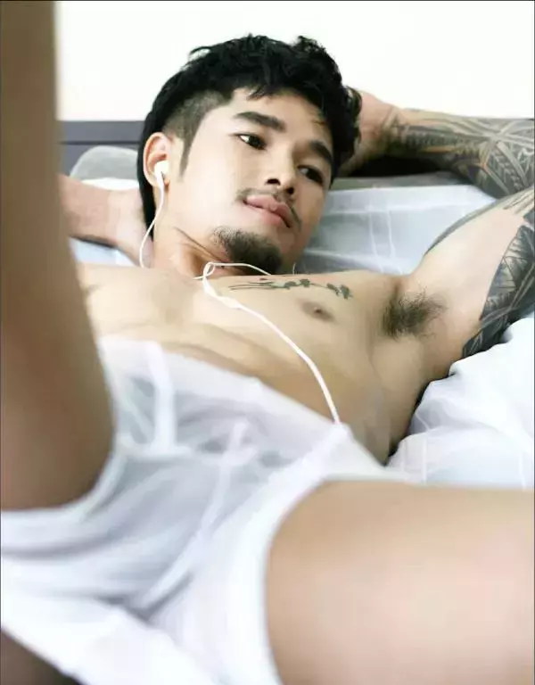 MAN OMG 4 - Chai Charlee