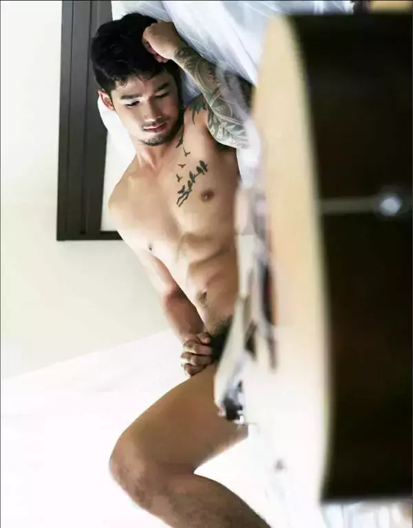 MAN OMG 4 - Chai Charlee