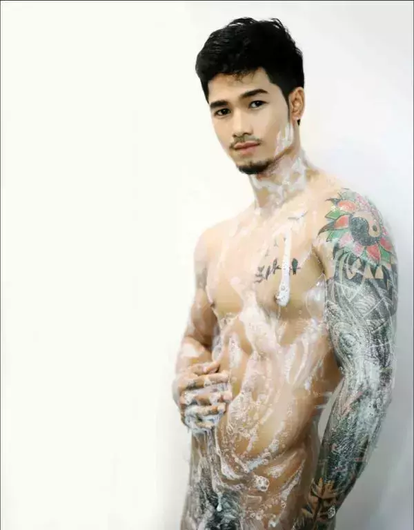 MAN OMG 4 - Chai Charlee