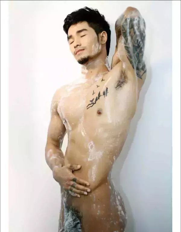 MAN OMG 4 - Chai Charlee