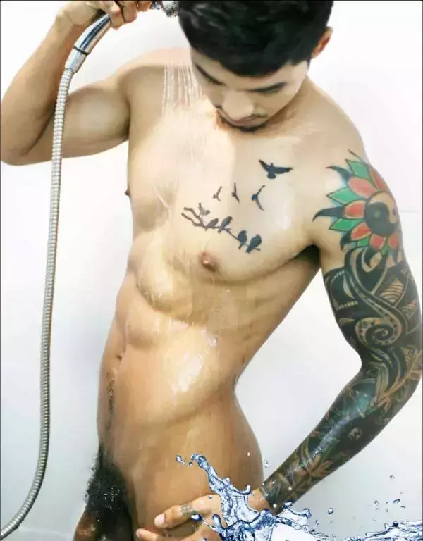 MAN OMG 4 - Chai Charlee