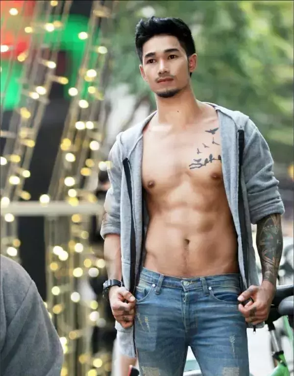 MAN OMG 4 - Chai Charlee