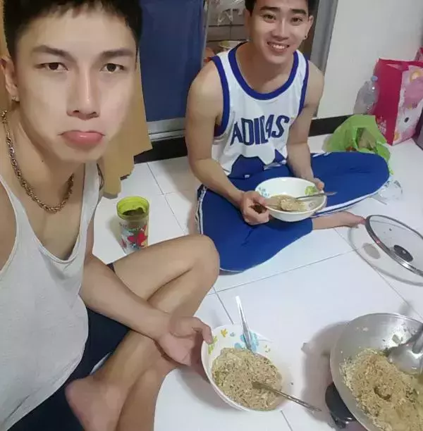 Hunger Homme | Ice Ratawit