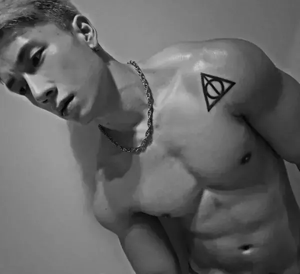 Hunger Homme | Ice Ratawit
