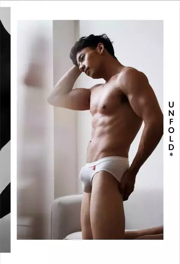 UNFOLD 06 - Ford Saksit