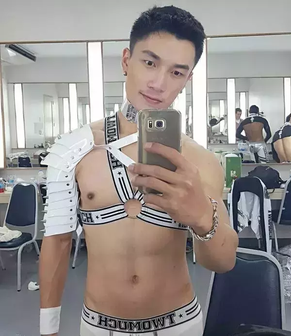 Hunger Homme | Ice Ratawit