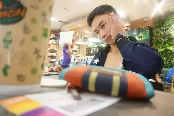 Hunger Homme | Ice Ratawit