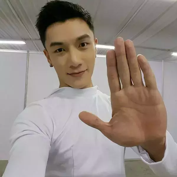 Hunger Homme | Ice Ratawit
