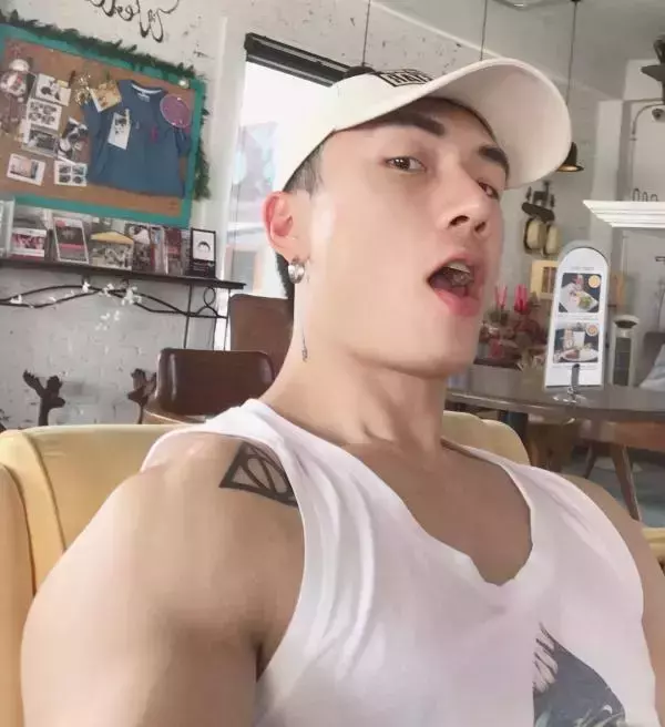Hunger Homme | Ice Ratawit
