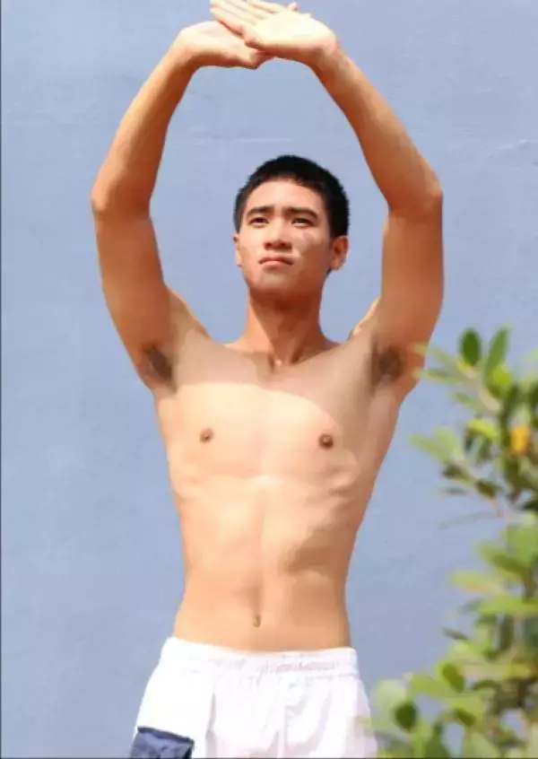 Alexis Men 2