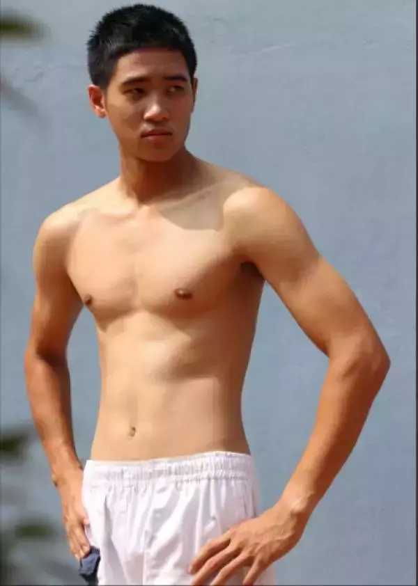 Alexis Men 2