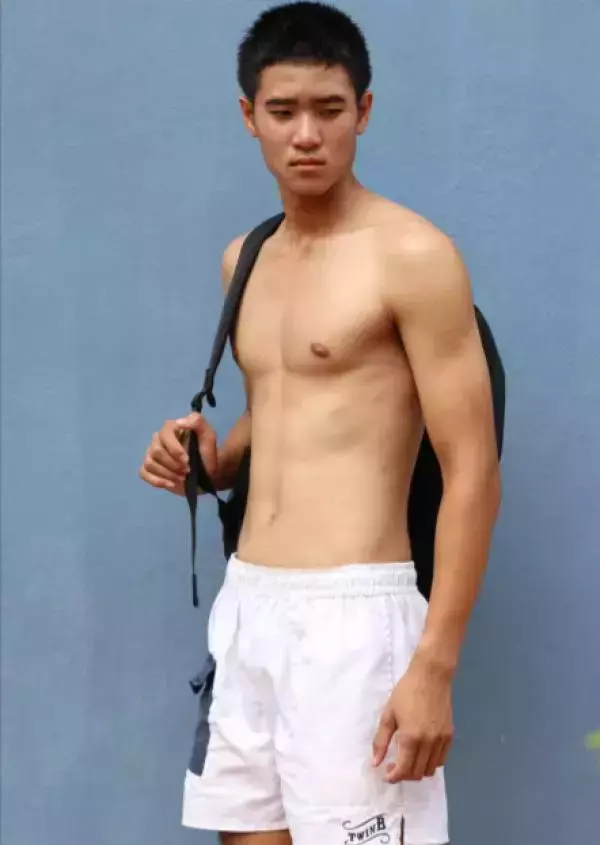 Alexis Men 2