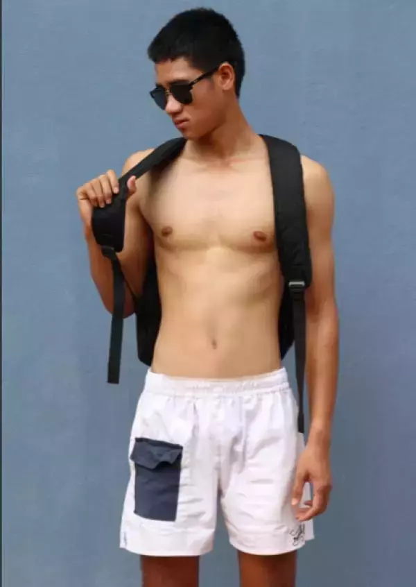 Alexis Men 2