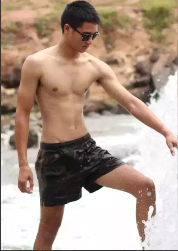 Alexis Men 2