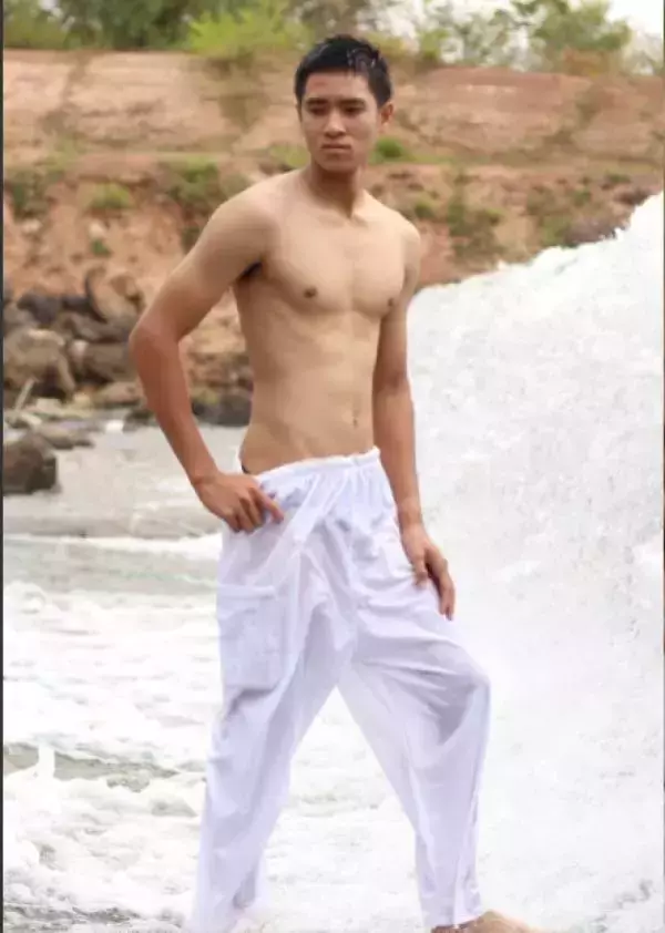 Alexis Men 2