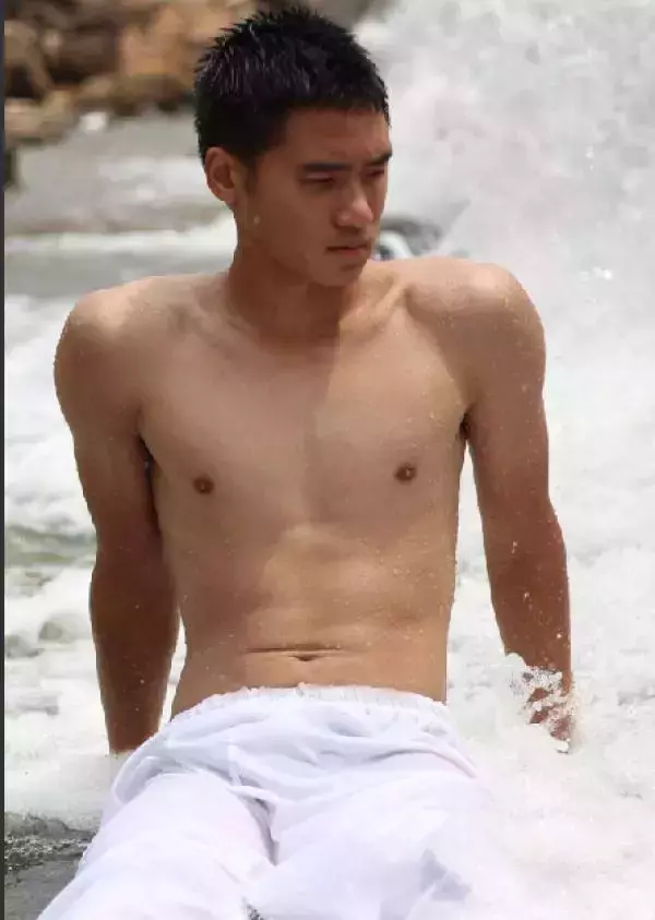 Alexis Men 2