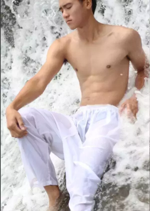 Alexis Men 2