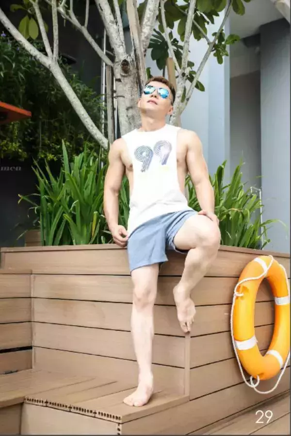 Style Men 127 - Huge guy -Brian-