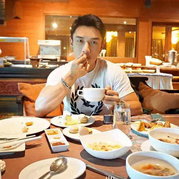 Hunger Homme | Ice Ratawit