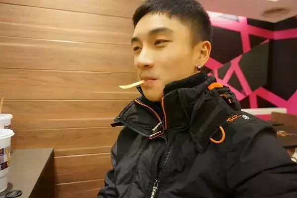 Hunger Homme | Ice Ratawit