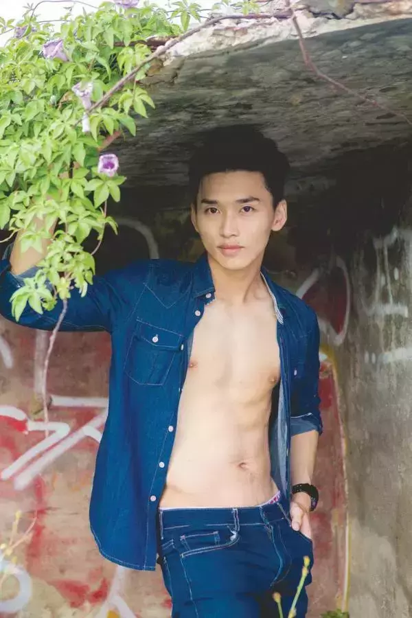 DNA Blue 01-Andrew