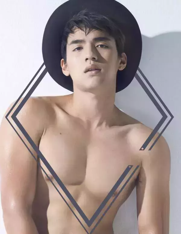Nogrid Men Issue 01 - Arm