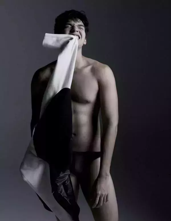 Nogrid Men Issue 01 - Arm