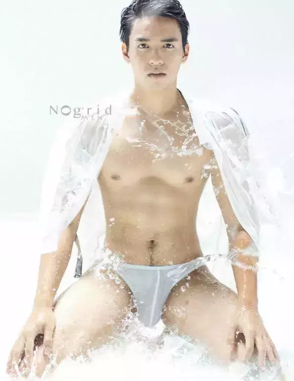 Nogrid Men Issue 01 - Arm