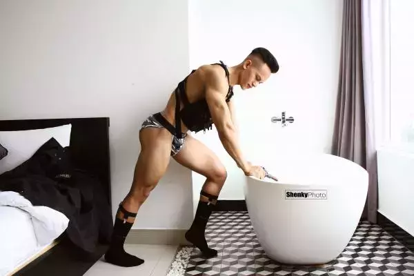 Men’s Room 15 | Lý Hồng [ Pics + Video ]