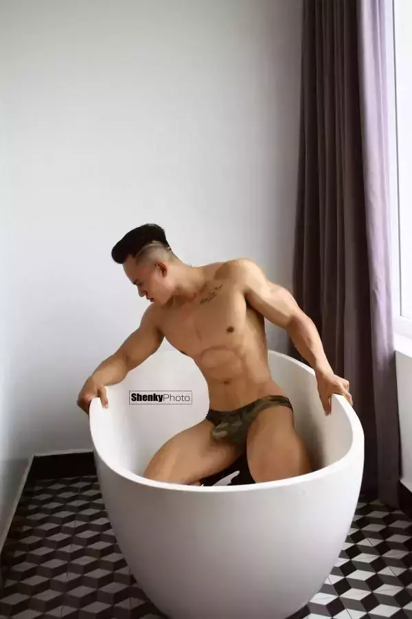 Men’s Room 15 | Lý Hồng [ Pics + Video ]