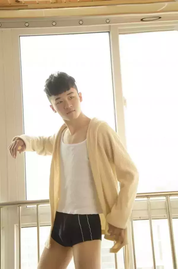 色模第二期耿彬