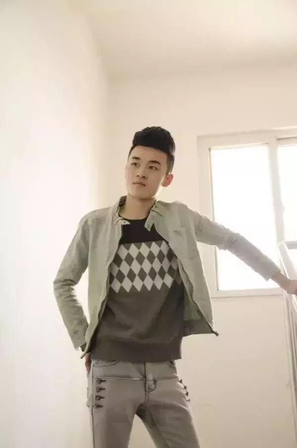 色模第二期耿彬