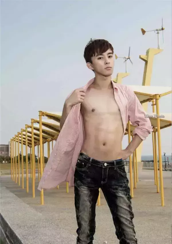 Bluephoto no.59 (ebook + cum video)