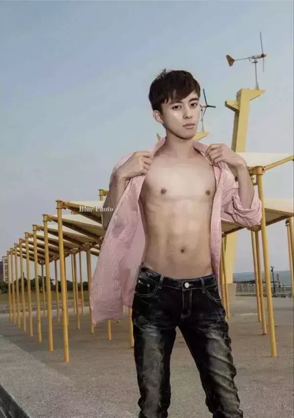 Bluephoto no.59 (ebook + cum video)