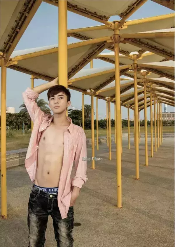 Bluephoto no.59 (ebook + cum video)