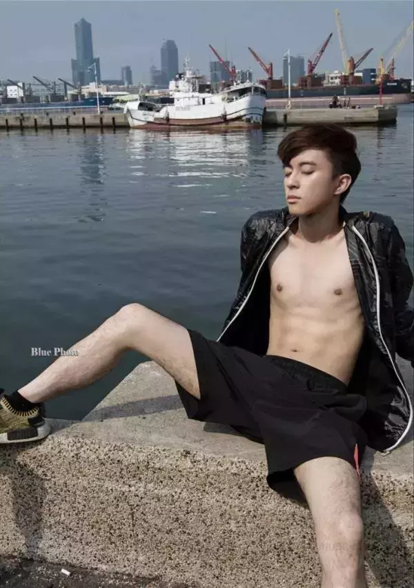 Bluephoto no.59 (ebook + cum video)