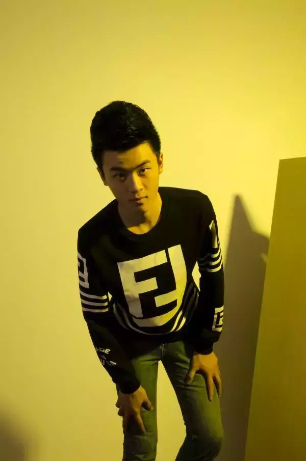 色模第二期耿彬